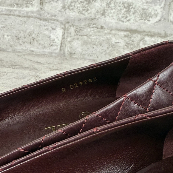 Chanel Burgundy Quilted Leather Scallop Detail CC Block Heel Pumps Size 40 US 10 - Picture 5 of 11